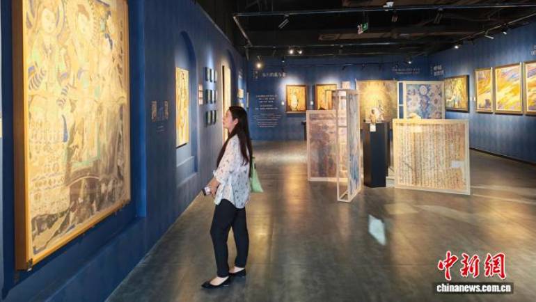 “龟兹与世界”壁画大展以复原复刻形式让流失海外文物“精神回归”