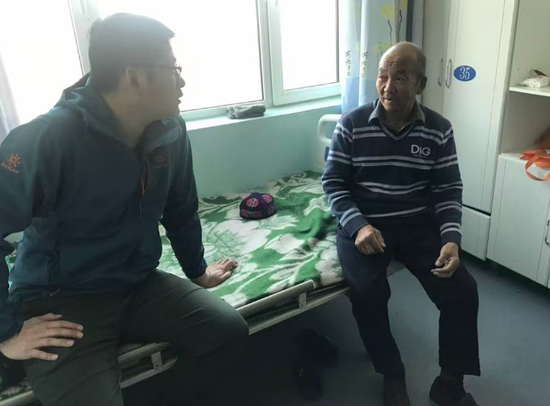 李翔慰问辖区困难群众。受访者供图e51