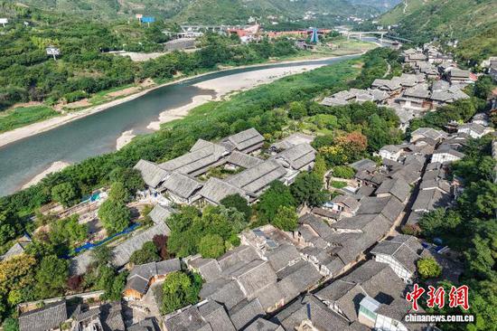 9月12日,航拍土城古镇。(无人机照片)中新社记者 瞿宏伦 摄 9月12日,航拍土城古镇。(无人机照片)中新社记者 瞿宏伦 摄