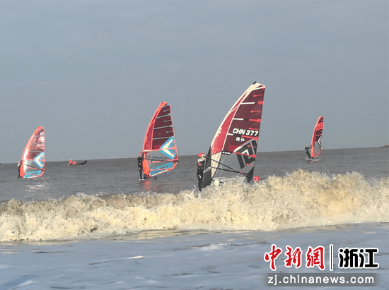 彩帆逐浪战沧波 作者供图 彩帆逐浪战沧波 作者供图