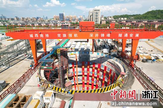  图为：航拍中铁七局杭嘉湖南排项目施工现场。中新社发 白稳超 供图