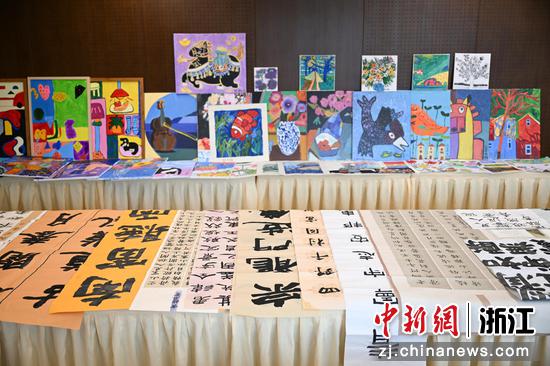 图为：杭州市杨绫子学校和艮山路学校等特殊教育学校小朋友作品参赛。中新社记者 王刚 摄