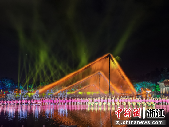 一湖灯火忆杭州 作者供图