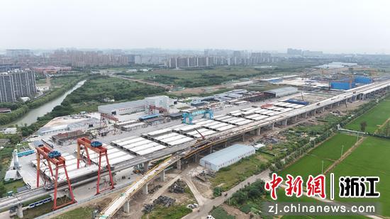 图为：梁场远景。（无人机照片）中新社发 白稳超 供图