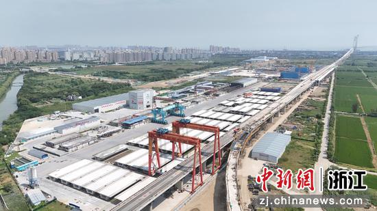图为：梁场远景。（无人机照片）中新社发 白稳超 供图