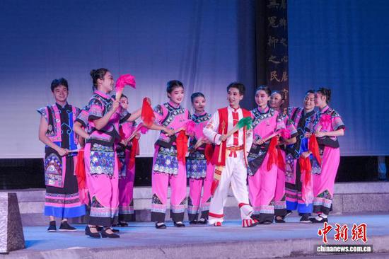 图为戏曲演员正在表演。 董婧珣 摄