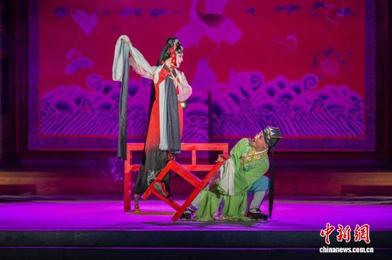 图为戏曲演员正在表演。 董婧珣 摄
