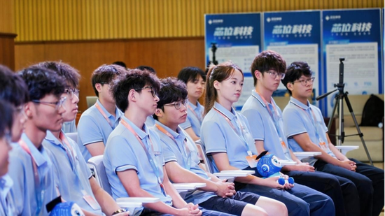 芯位人工智能学院2026级首批新生e