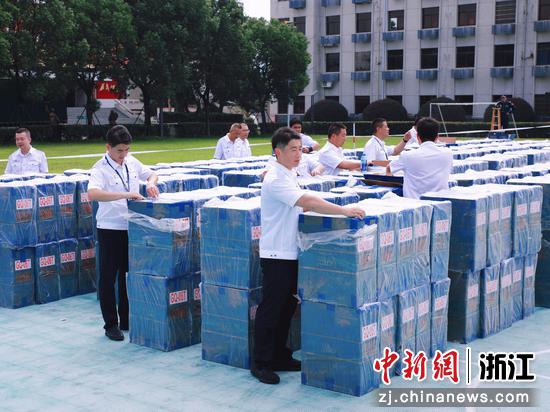 “9·29”案查获的走私卷烟。临海市烟草专卖局供图 “9·29”案查获的走私卷烟。临海市烟草专卖局供图