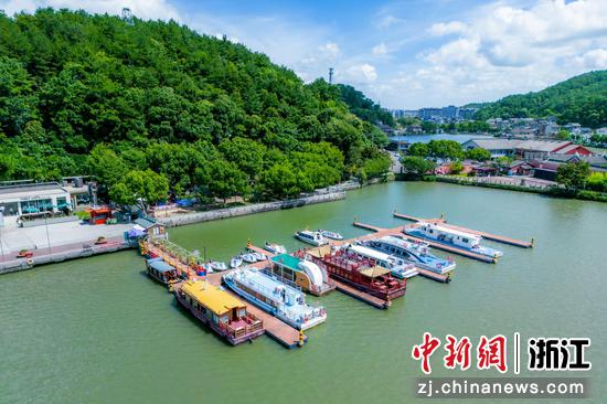 日前,航拍东钱湖一景。(无人机照片)宁波港航管理中心 供图 日前,航拍东钱湖一景。(无人机照片)宁波港航管理中心 供图