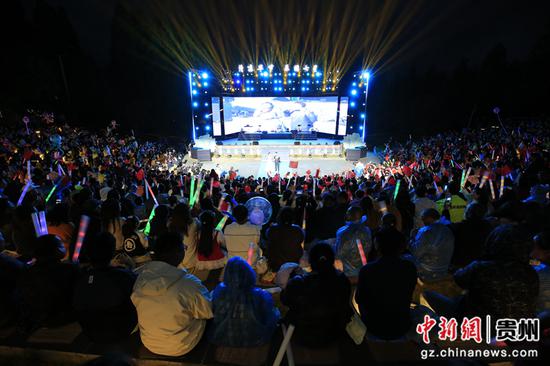 演出现场。 演出现场。