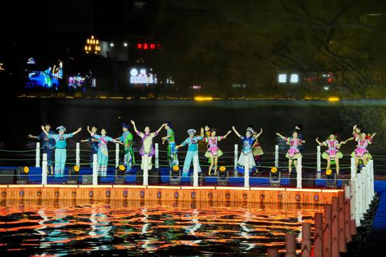 都柳江边民族文化表演 都柳江边民族文化表演