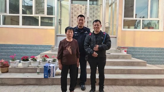 千里赴疆寻亲遇困 公安助力圆梦团圆