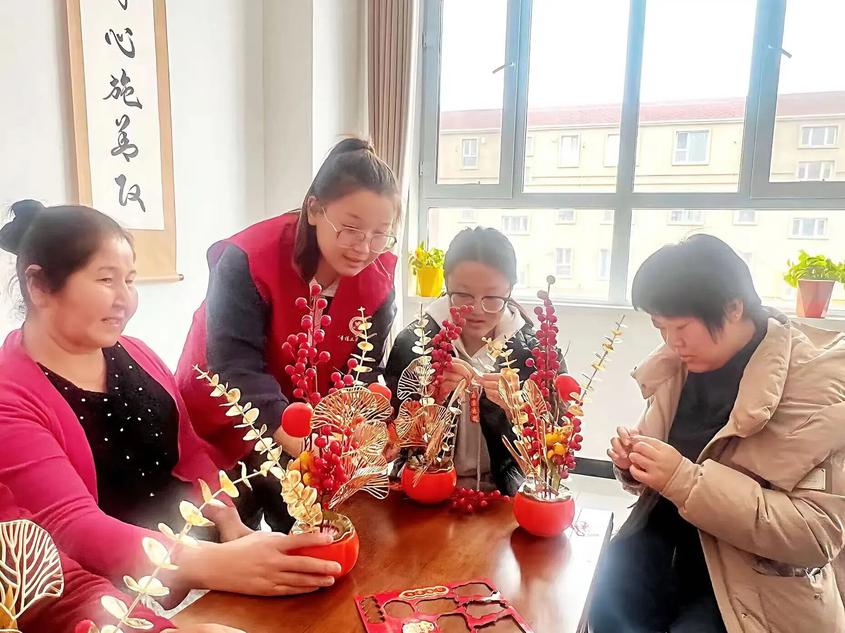 精河县幸福社区：午后暖阳里的“幸福家”