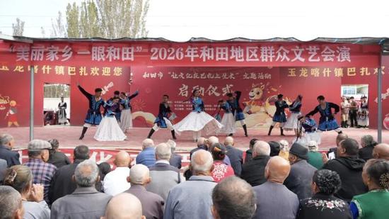 “美丽家乡·一眼和田”2026年和田地区群众文艺会演演出现场 贾广竑 摄9