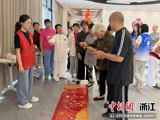 15日，灵湖社区统战助力敬老活动现场。金静野&nbsp;供图