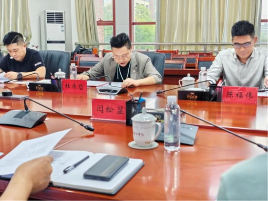 贵州领藏酒业董事长杜承哲讲话。