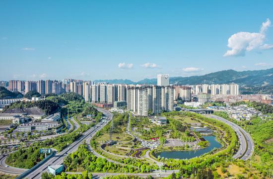 仁怀城市大景。胡永根摄