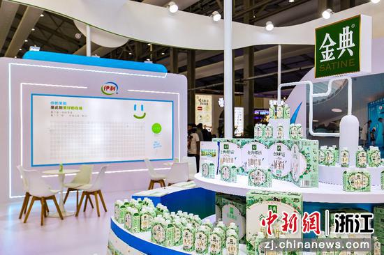 金典成为2026可持续全球领导者大会指定低碳乳制品。伊利 供图 金典成为2026可持续全球领导者大会指定低碳乳制品。伊利 供图