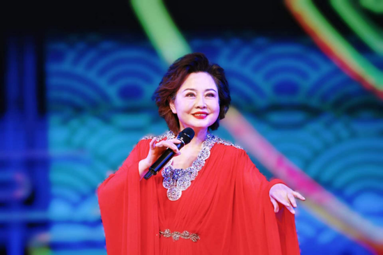 河北梆子名家彭蕙蘅表演《大登殿》选段。