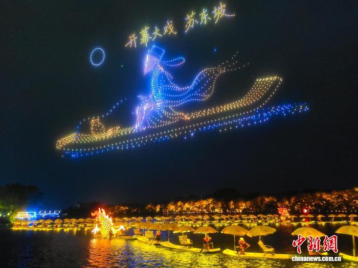2026桂林艺术节开幕 艺术之“光”闪耀漓江夜空