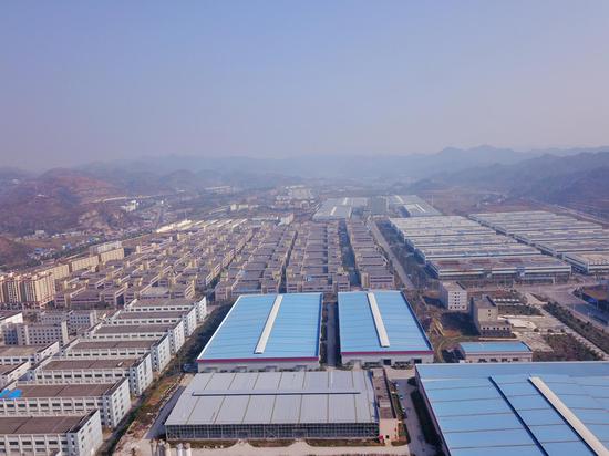 毕节高新区海子街工业园区。万飘阳摄