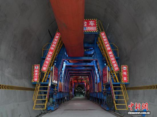 图为隧道施工现场。受访者供图