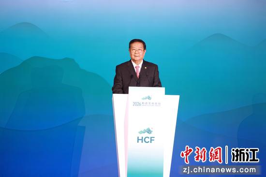 图为：10月27日，教育部原副部长刘利民发表主旨演讲。中新社记者 孙杨洋 摄