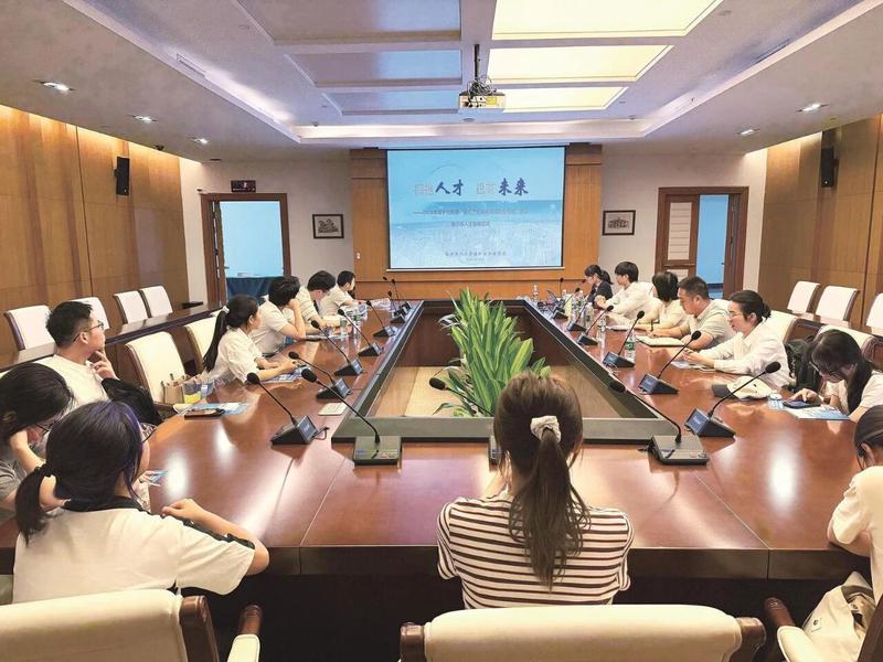 南宁人才政策宣讲会现场。