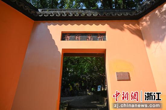 图为：五代吴越古刹智果禅寺。王刚 摄