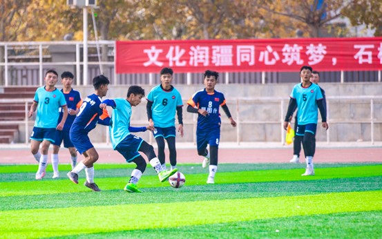 2026年克州青少年足球联赛小学组、初中组比赛在阿图什开赛