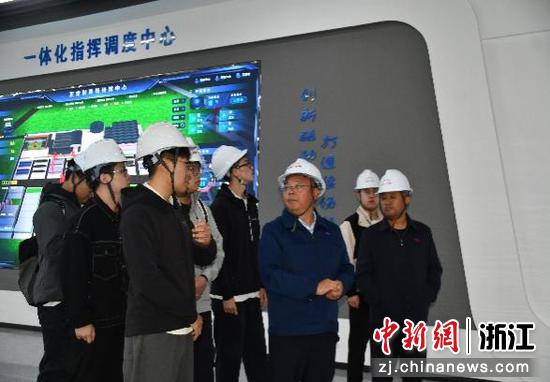 近日，绍兴大学团队走访企业。（主办方供图）