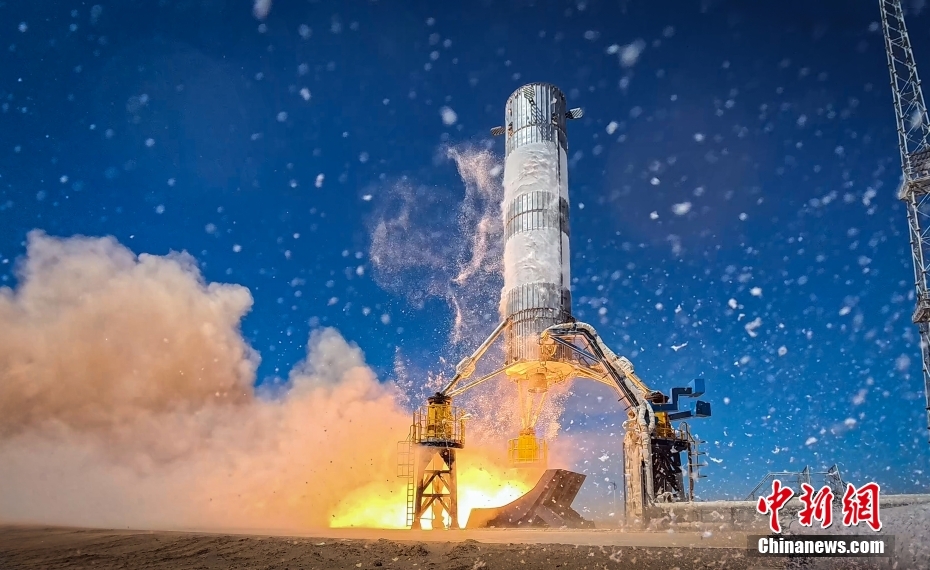 Private reusable test rocket completes vertical takeoff, landing flight test