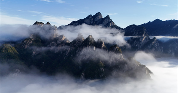 Sea of clouds over Laojieling Scenic Area in C China's Henan