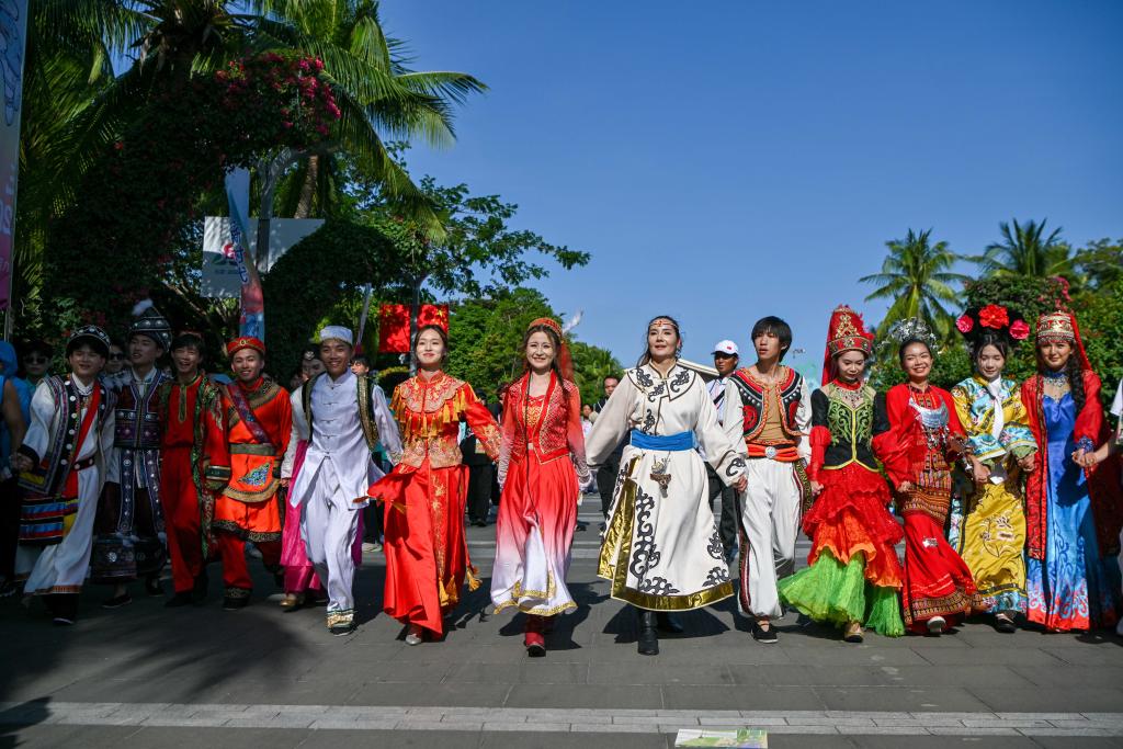 Gala for China's 12th National Traditional Games of Ethnic Minorities held in Sanya