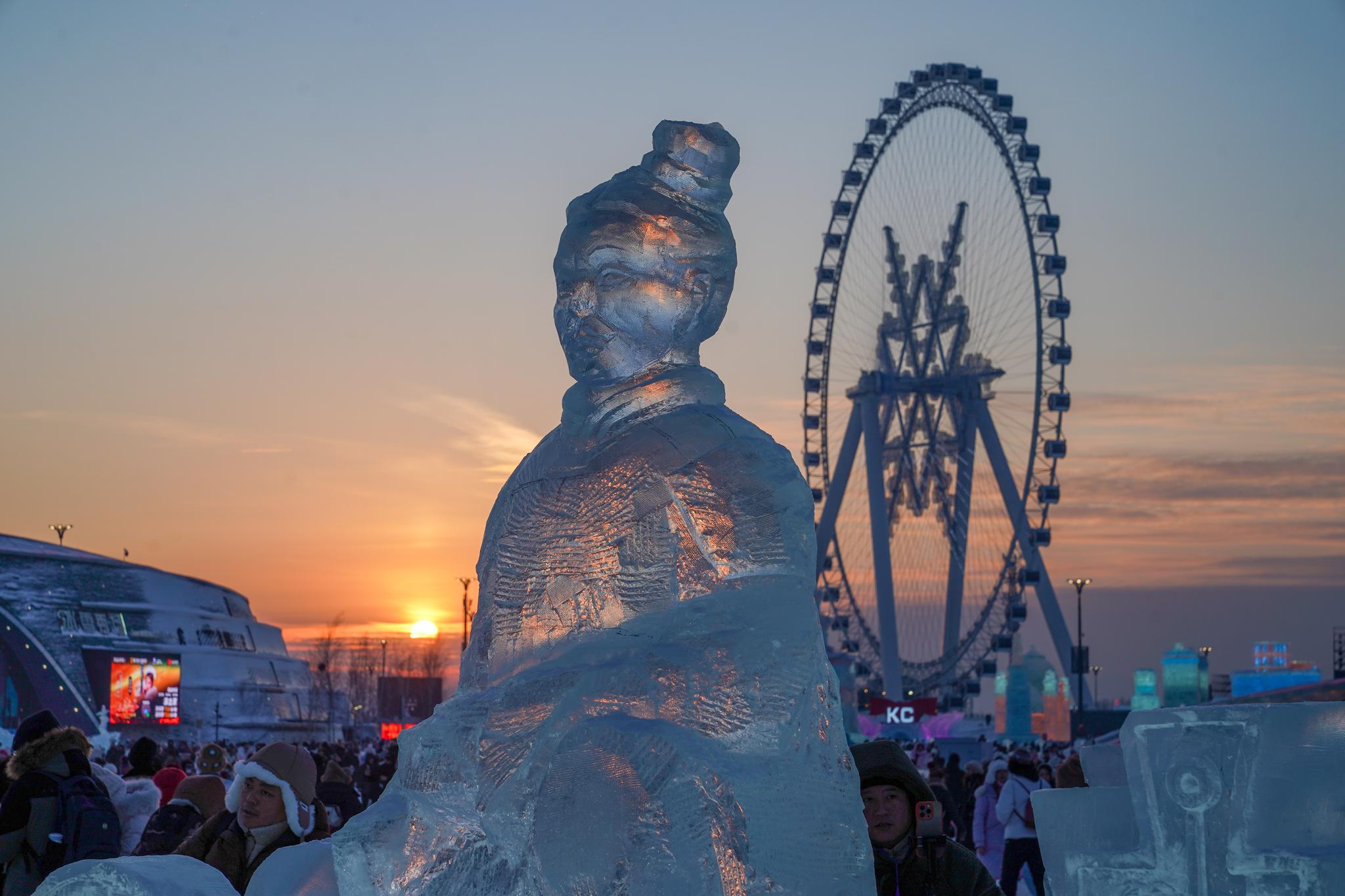 Ice 'Terracotta Warriors' to welcome tourists at Harbin Ice-Snow World