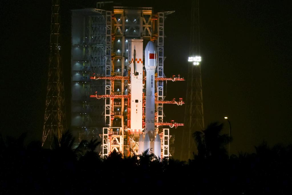 China sends new communication satellite into space