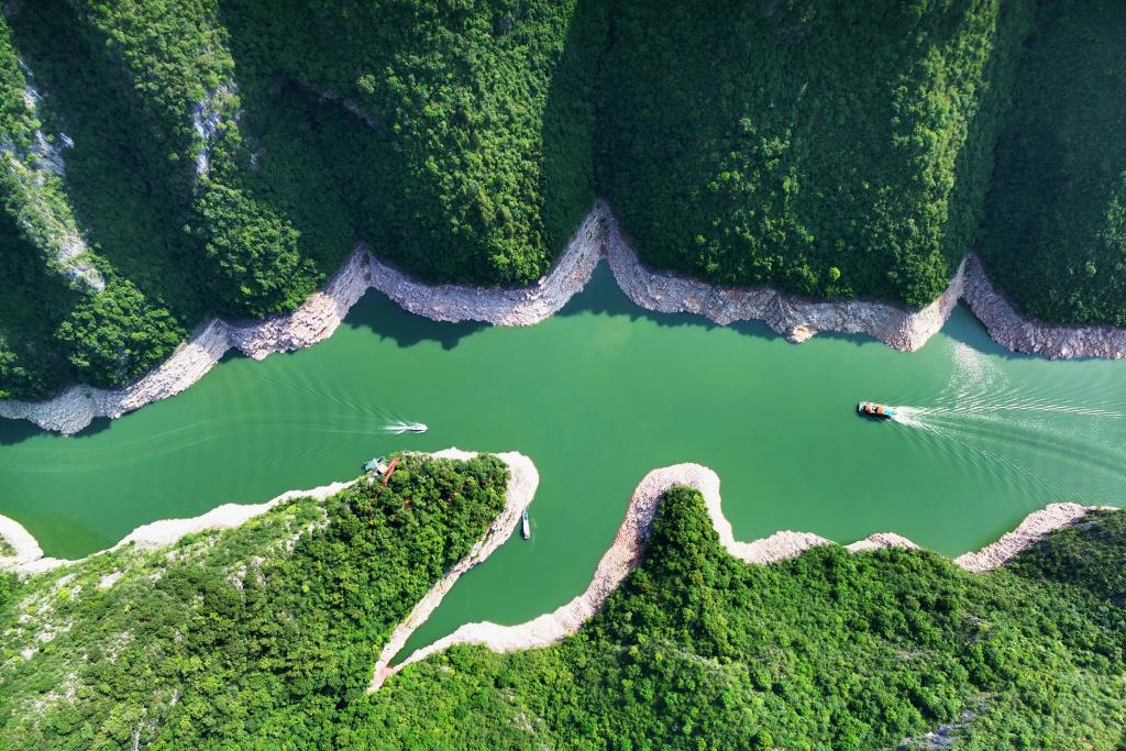 Shennong Stream winds through green mountains in Hubei