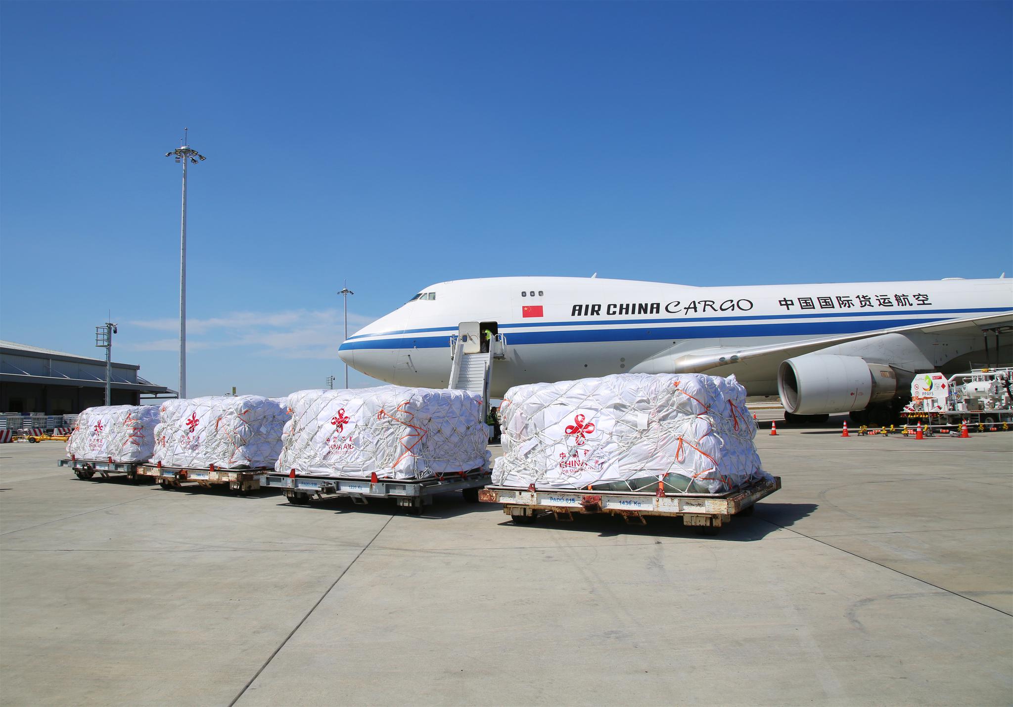 First batch of China's emergency humanitarian aid arrives in Cambodia