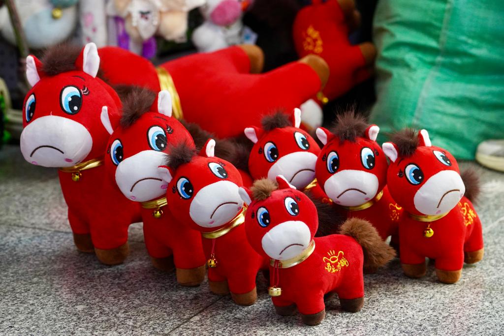 'Weepy horse' toy goes viral after sewing error