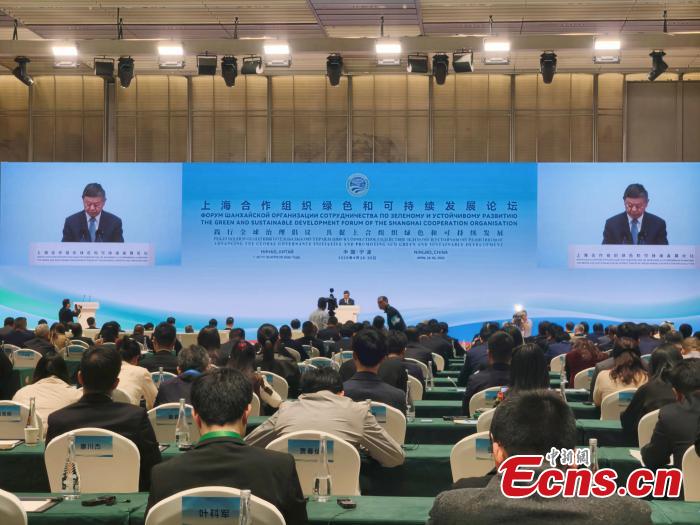 The SCO Green and Sustainable Development Forum was held in the coastal city of Ningbo, eastern China's Zhejiang Province, from April 28-30. China’s Minister of Ecology and Environment, Huang Runqiu, delivered an opening remark. (Photo: China News Network / Lin Zhuowei)