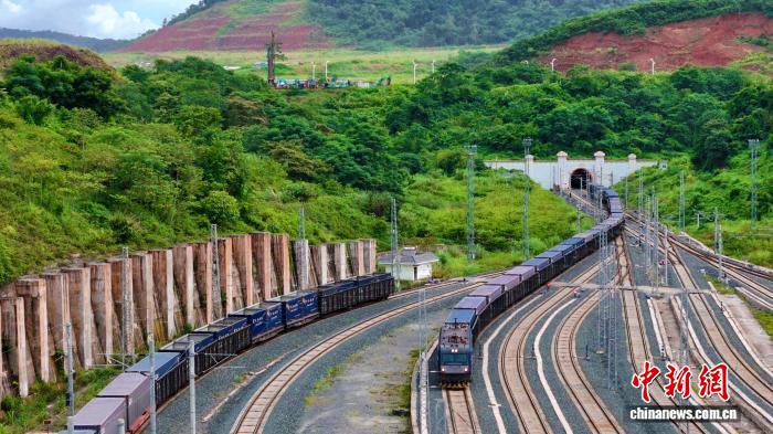 A freight train travels on the China-Laos Railway, Aug. 17, 2026. (Photo/China News Service)