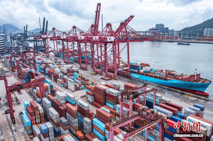 A drone photo shows the Kwai Chung Container Terminals in Hong Kong. (China News Service/Zhang Xiangyi)