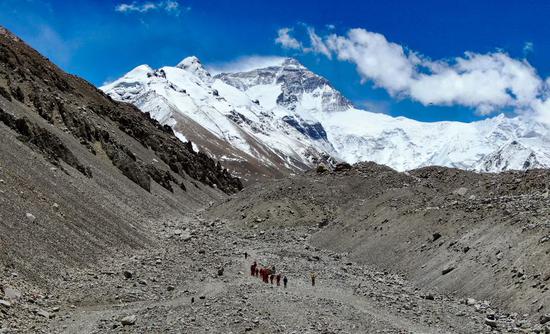 Mt. Qomolangma remeasuring team expected to reach summit on May 22