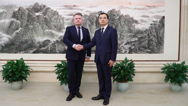 &nbsp;China's Assistant Minister of Foreign Affairs Liu Bin (R) meets Serhiy Kyslytsya, first deputy minister of foreign affairs of Ukraine, in Beijing, December 18, 2025. /Chinese Foreign Ministry