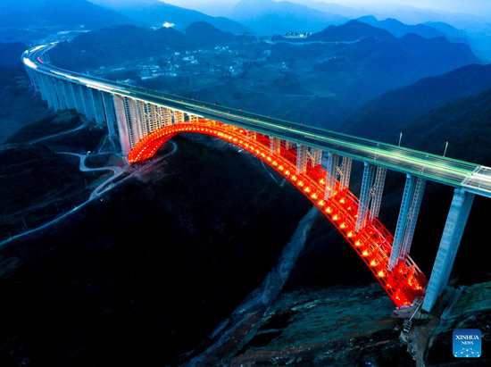 Exploring 'the museum of world bridges' in SW China