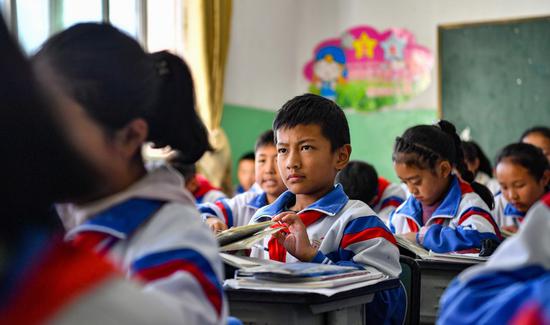 Boarding schools facilitate learning in Tibet