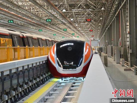 The high-temperature superconducting maglev system developed by CRRC Changchun Railway Vehicles Co (Photo/China News Service)
