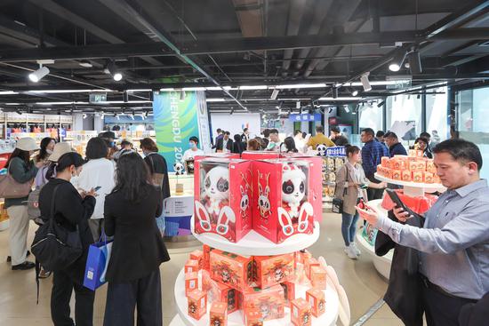 Store of licensed products for Chengdu World University Games opens in Beijing