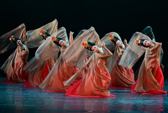 Dance troupes compete for Lotus Award in Shenyang